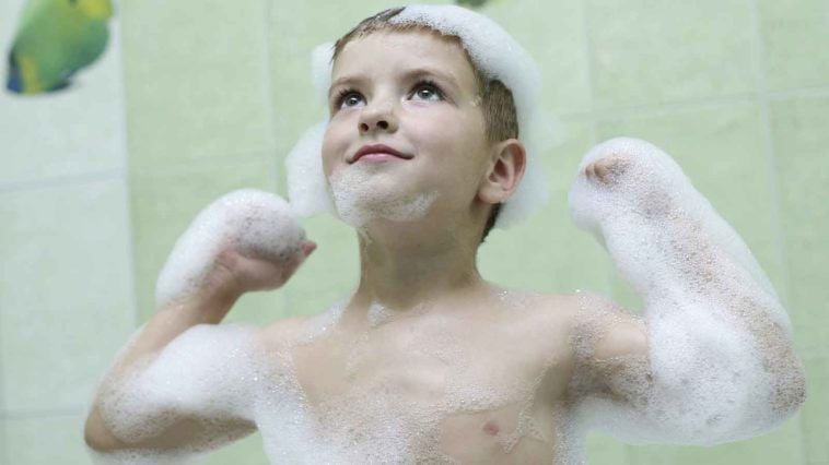 Çocukların Kendi Başlarına Banyo Yapma Yaşı Kaçtır