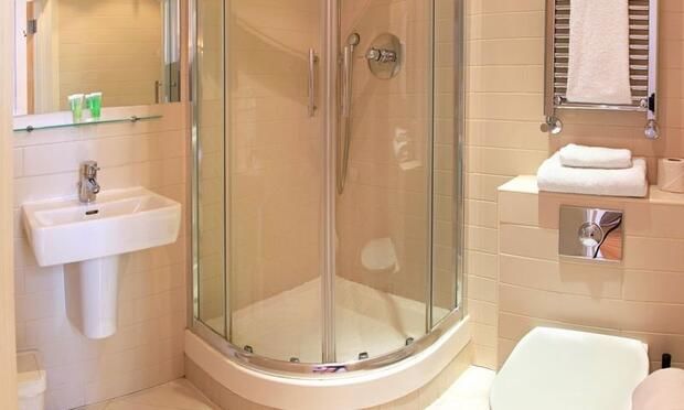 Bebeğinize Duşakabinde Banyo Nasıl Sevdirilir